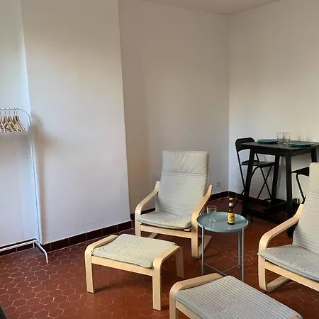 Palais Longchamps, T2 Cote Cour Apartment *